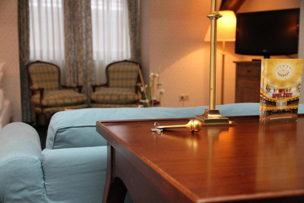 Stadthotel Patrizier Шмалькальден Номер фото