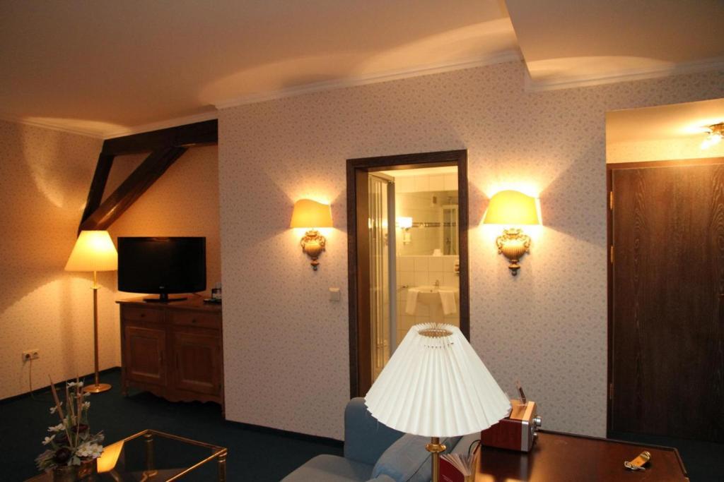 Stadthotel Patrizier Шмалькальден Номер фото